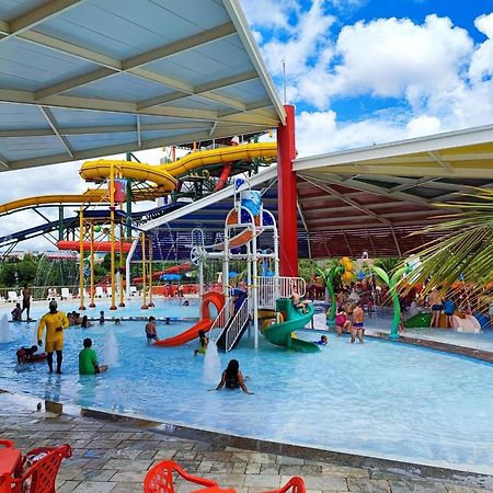 Piazza Diroma Com Acesso Ao Acqua Park Em Caldas Novas Exteriör bild