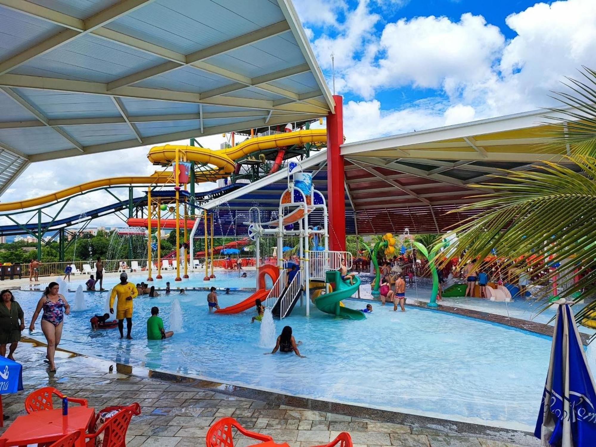 Piazza Diroma Com Acesso Ao Acqua Park Em Caldas Novas Exteriör bild
